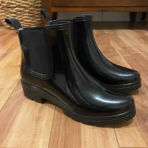 Black rain booties